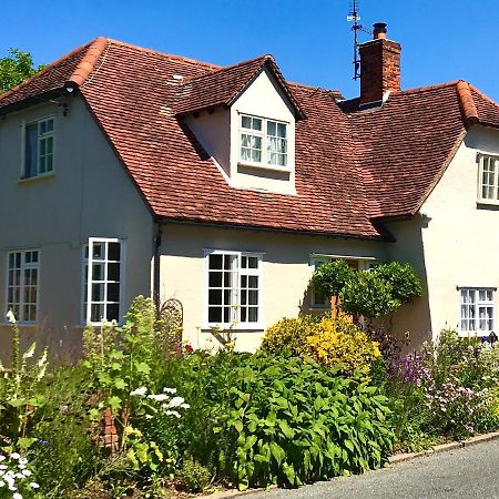 Corner House Luxury Bnb Little Dunmow Exteriör bild