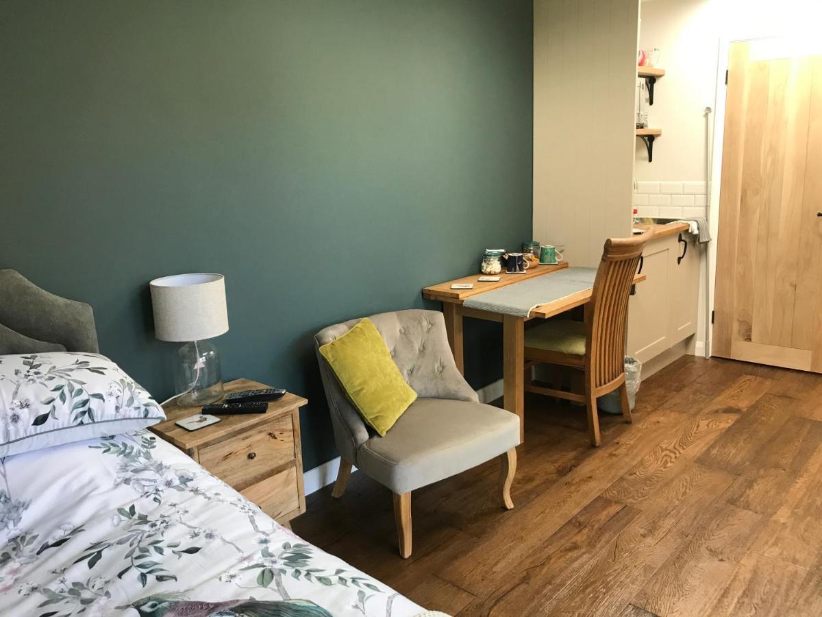 Corner House Luxury Bnb Little Dunmow Exteriör bild
