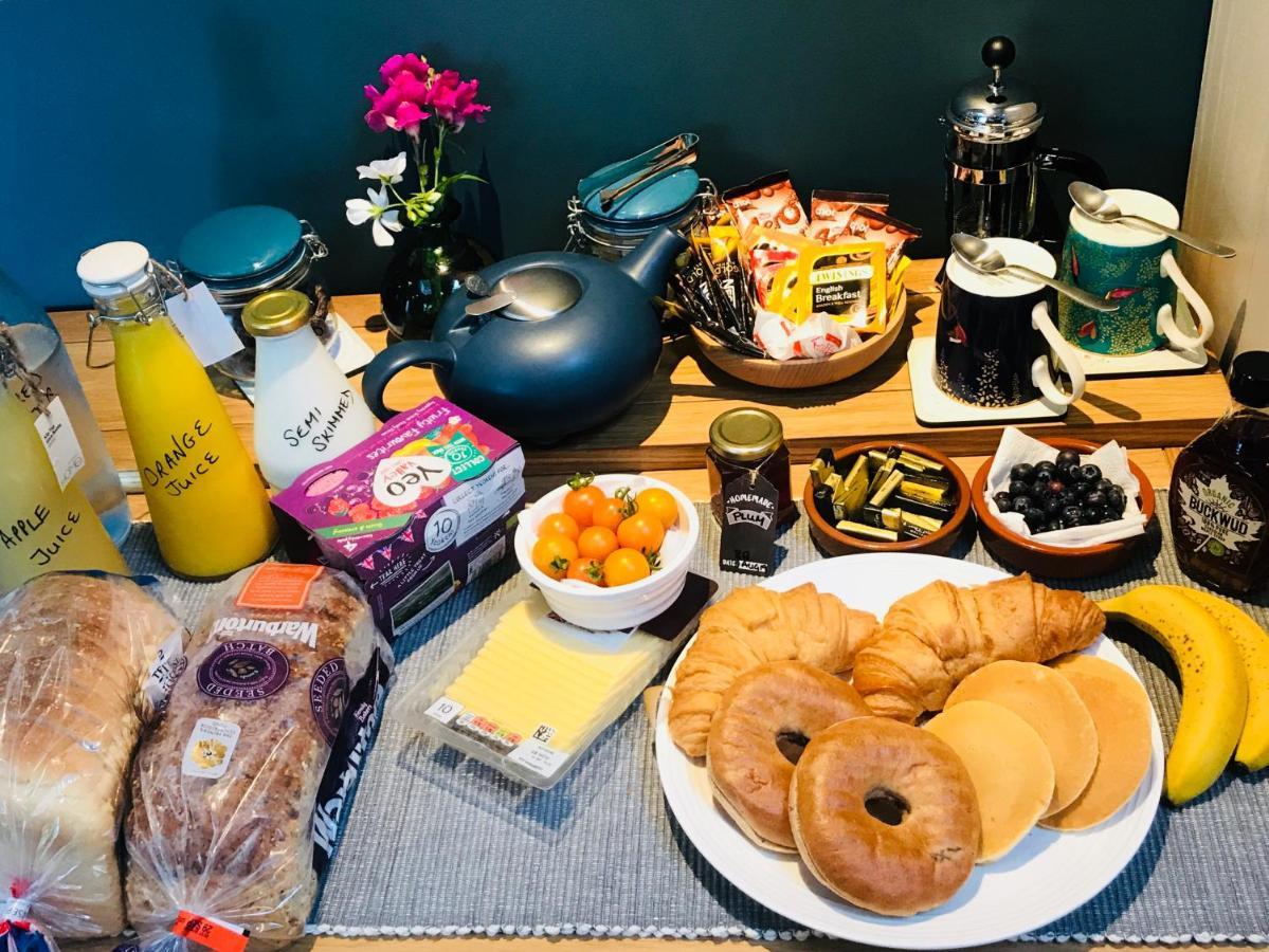 Corner House Luxury Bnb Little Dunmow Exteriör bild