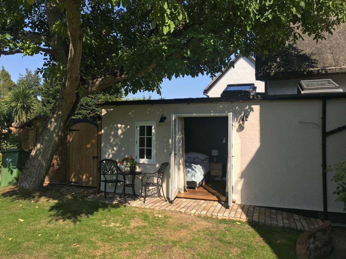 Corner House Luxury Bnb Little Dunmow Exteriör bild
