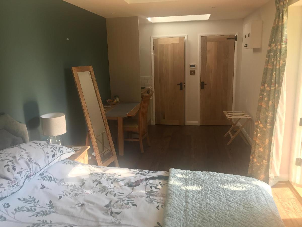 Corner House Luxury Bnb Little Dunmow Exteriör bild